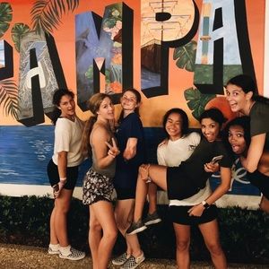 Meet your Posher, Olivia